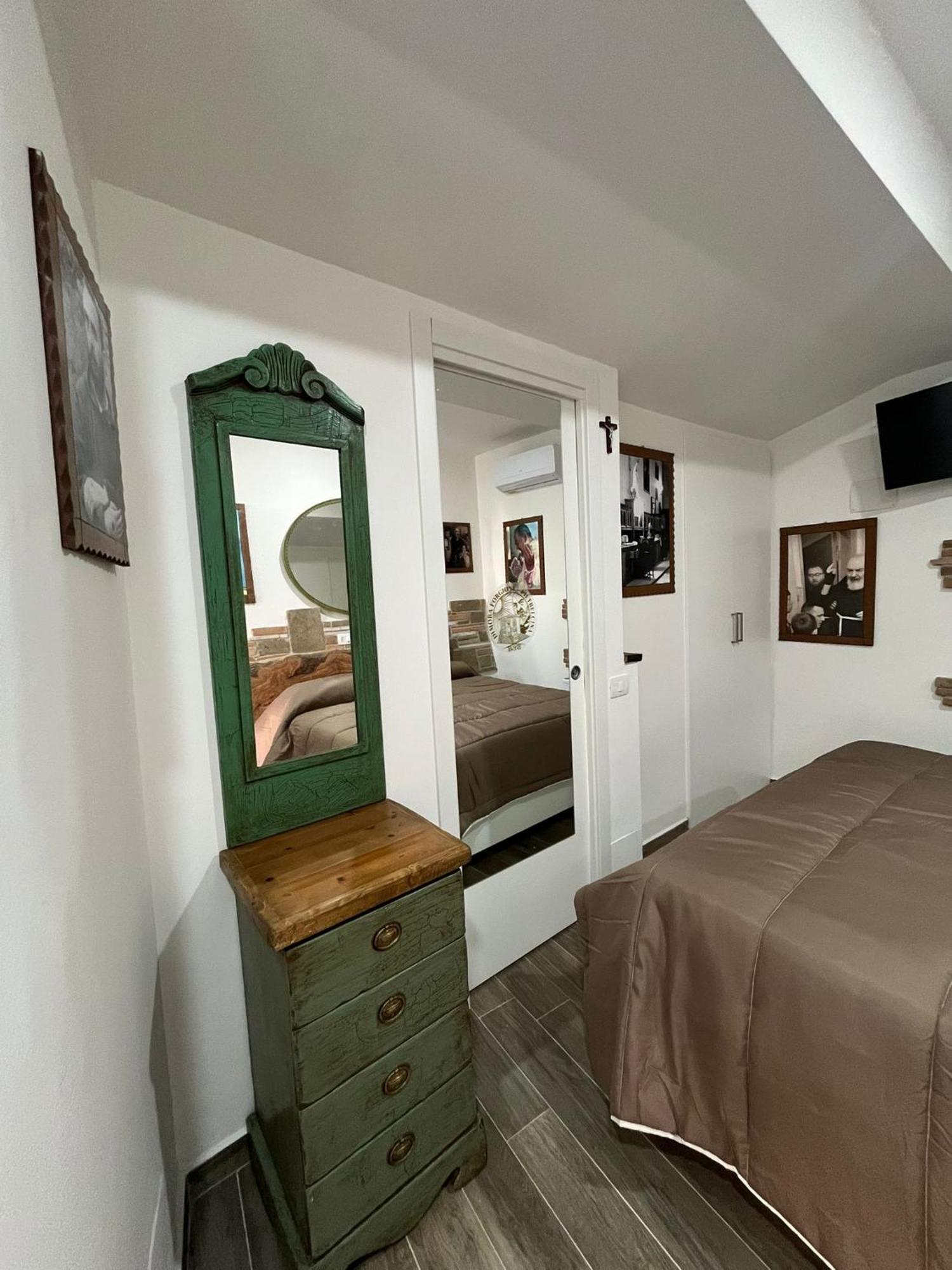 Dimora Forgione B&B - Pietrelcina Eksteriør billede